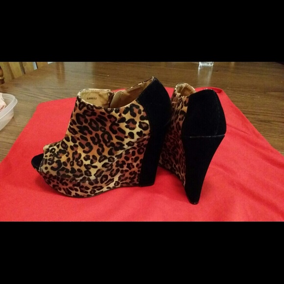 NEVER WORN ! - Picture 2 of 2