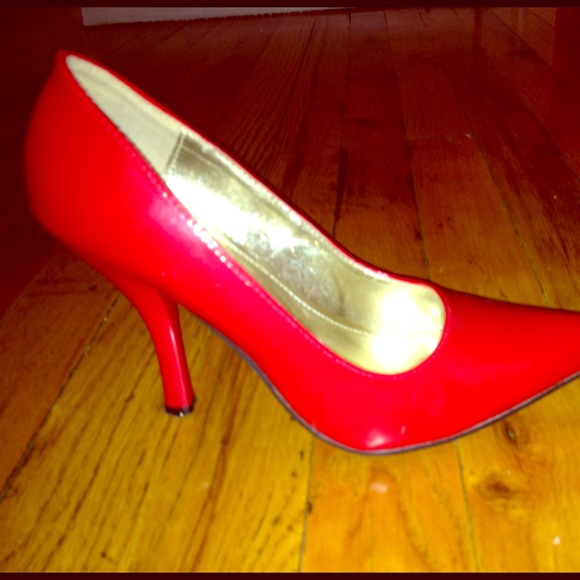Red Pumps
