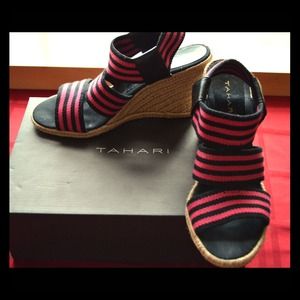 Tahari Wiley black and pink wedges size 8.5