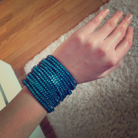 Black/turquoise bracelet
