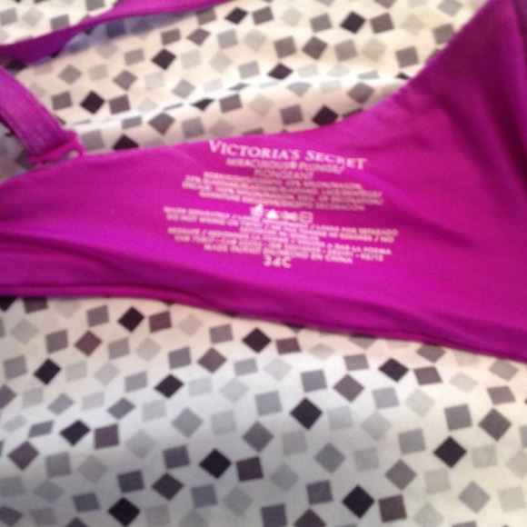 Victoria Secret Miraculous Plunge bra - Picture 2 of 2