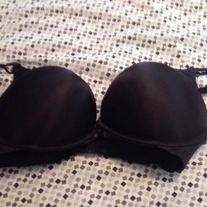Victoria secret black miraculous plunge bra