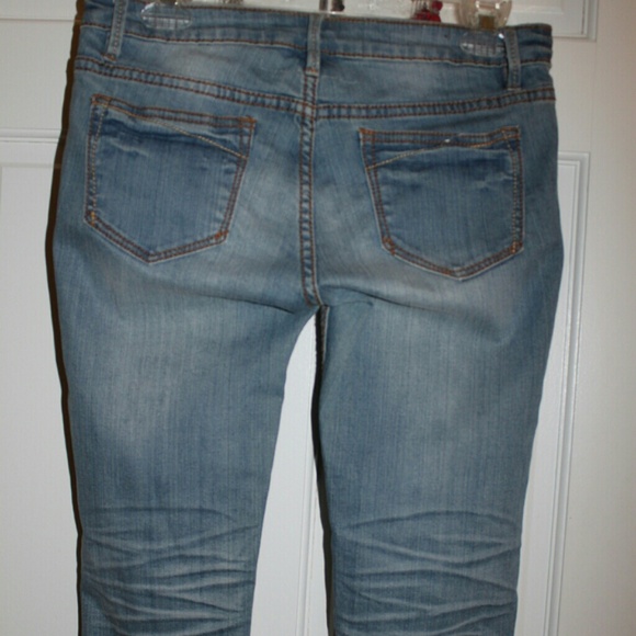 DOLLHOUSE Capri Jeans size 7, 28" waist - Picture 3 of 4