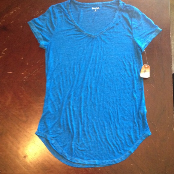 Blue thin low cut t-shirt
