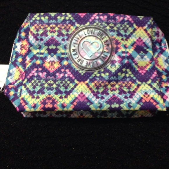 Cosmetic bag