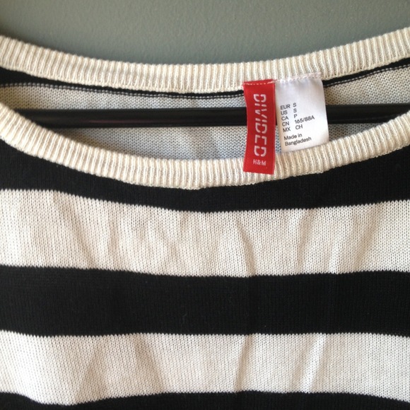🔴SOLD🔴 Oversized striped top - Picture 2 of 3