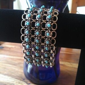 Floral stretchy bracelet. New with tag.
