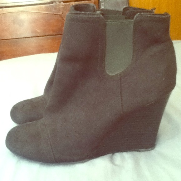 Black booties!