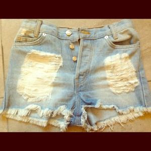 Brandy Melville high waisted shorts!!