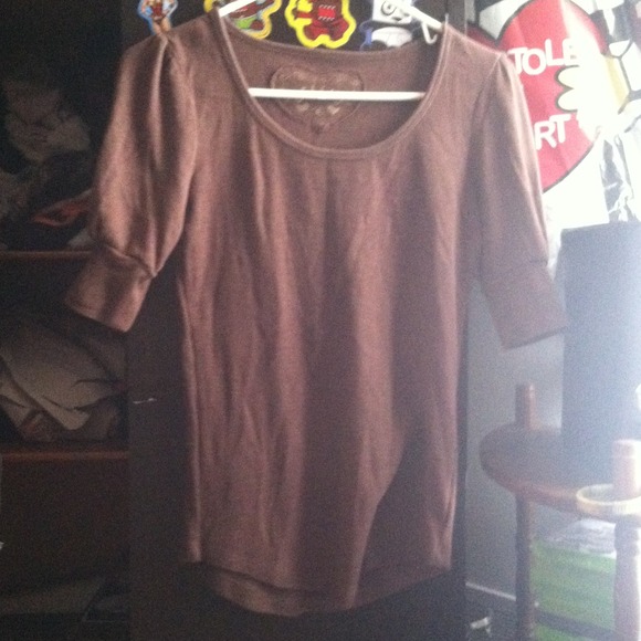 Plain brown shirt - Picture 2 of 2