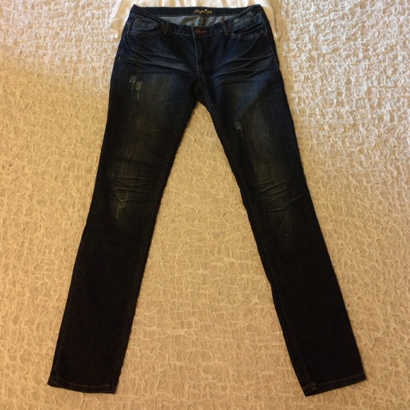 Super cute skinny jeans - Picture 2 of 4