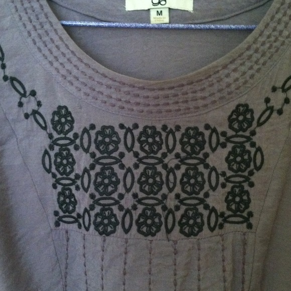 Purple summer dress with embroidery - Picture 2 of 3