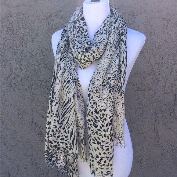 Leopard scarf
