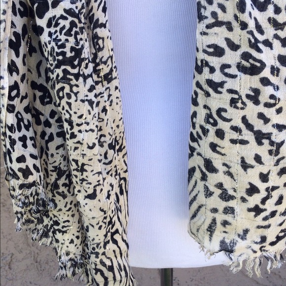 Leopard scarf - Picture 3 of 3