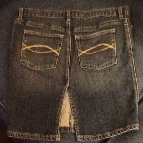 SALE!Abercrombie denim mini size 6 split back - Picture 2 of 4