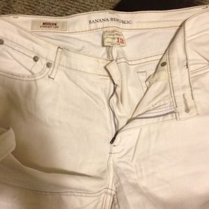 ⬇️Banana Republic off white denim pants