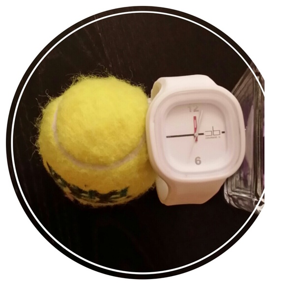 TRADED!! New with Box White Watch - Picture 4 of 4