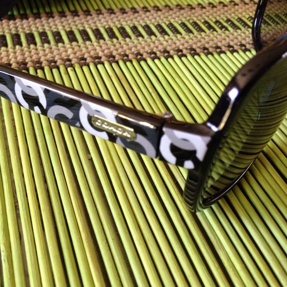 😎COACH SUNGLASSES - Picture 3 of 4