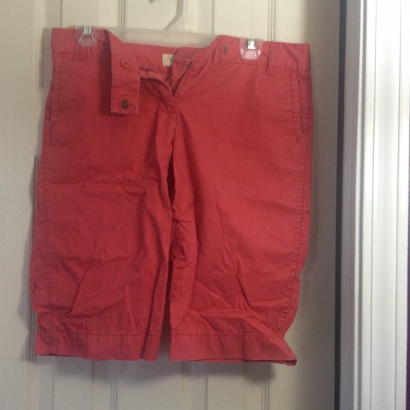 *****Bermuda style shorts