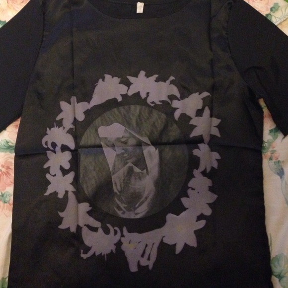 Graphic Silk Tee - Picture 1 of 3