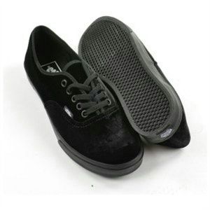 *SOLD* Vans velvet Black Low Top size 7