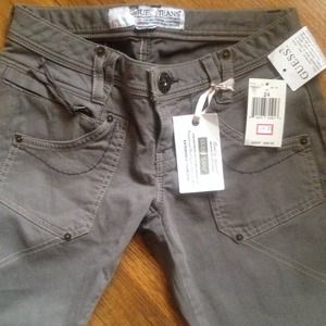 SOLD**Guess military style Capris