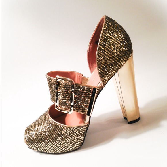 Christian Siriano Shoes - Christian Siriano Gold Peep Toe Heels 8.5