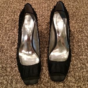 Guess black peep toe heels