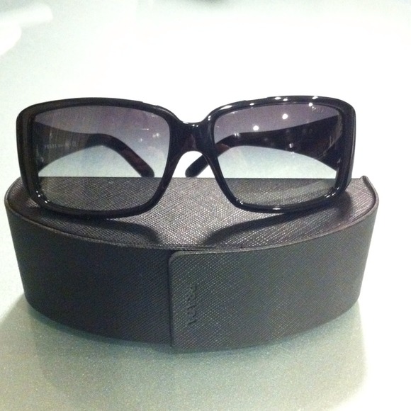 Prada Spr16L with case