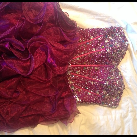 Partytime prom dress - Picture 2 of 4