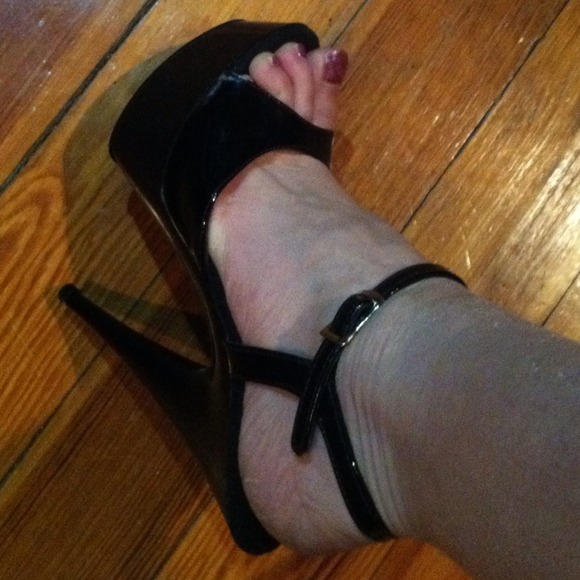 Steve Madden Black Patent Platform Stilettos🌷 - Picture 2 of 4