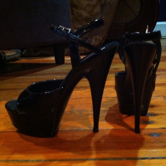 Steve Madden Black Patent Platform Stilettos🌷 - Picture 3 of 4