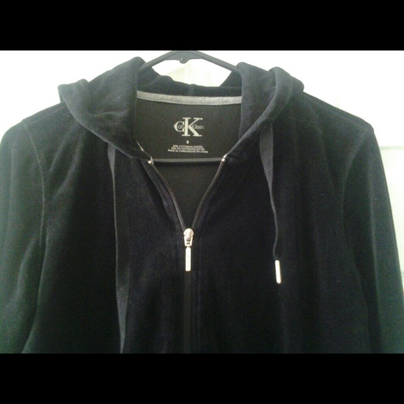 Calvin Klein sweater - Picture 2 of 4