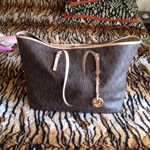 Michael Kors jetset bag💕