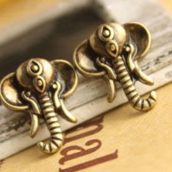 Jewelry - ❤️HP❤️Elephant earrings and blue and yellow dress