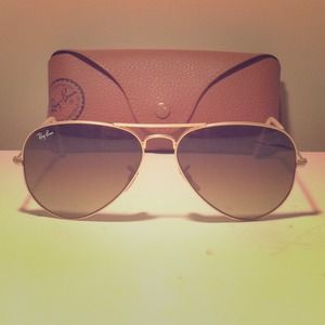 🎉HP🎉 Authentic Ray Ban Mirror Sunglasses!
