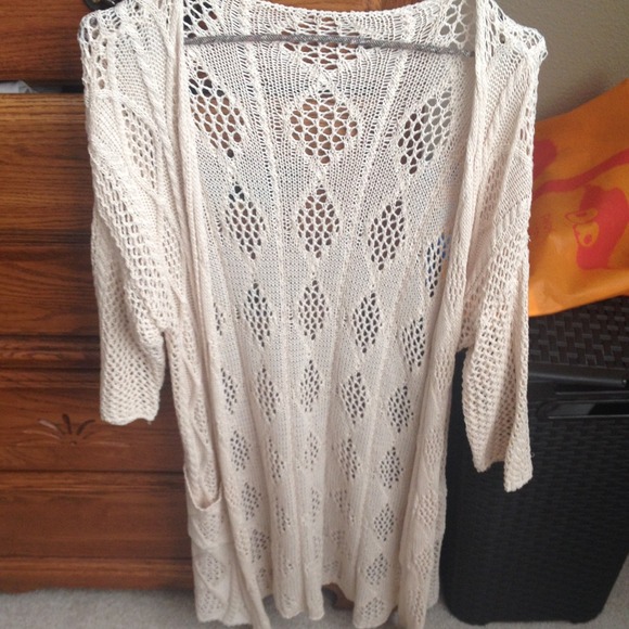 Brandy Melville cream cardigan - Picture 1 of 1