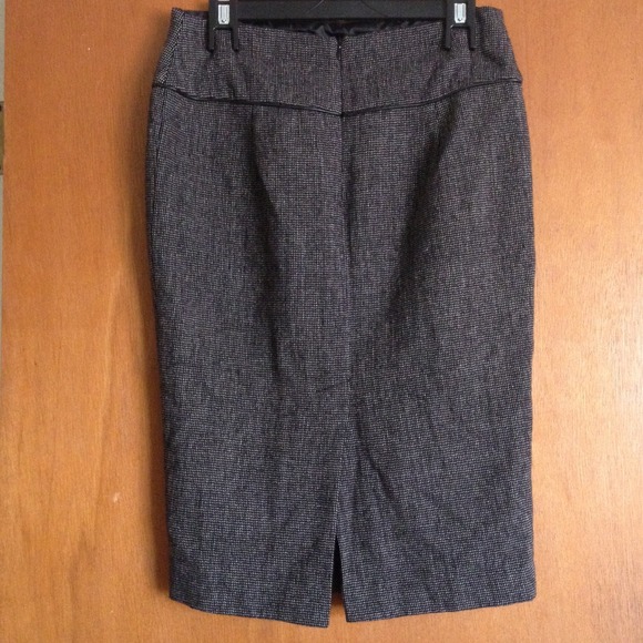 Gorgeous Zara skirt LIKE NEW! - Picture 2 of 3