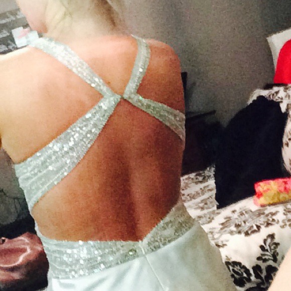 Stunning party dress!! - Picture 2 of 4