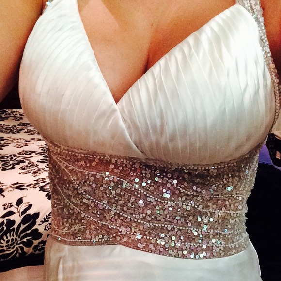 Stunning party dress!! - Picture 3 of 4