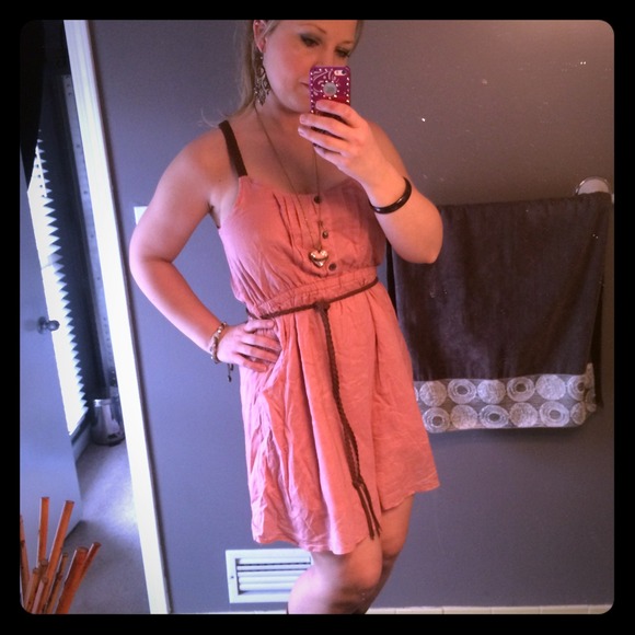 💢Sold in a bundle💢Adorable pink dress & belt