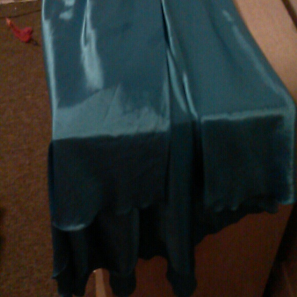 Gown - Picture 3 of 3
