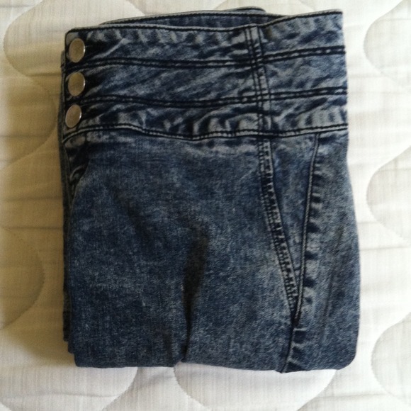 🚫SOLD🚫 High Waisted Acid Wash Jeggings