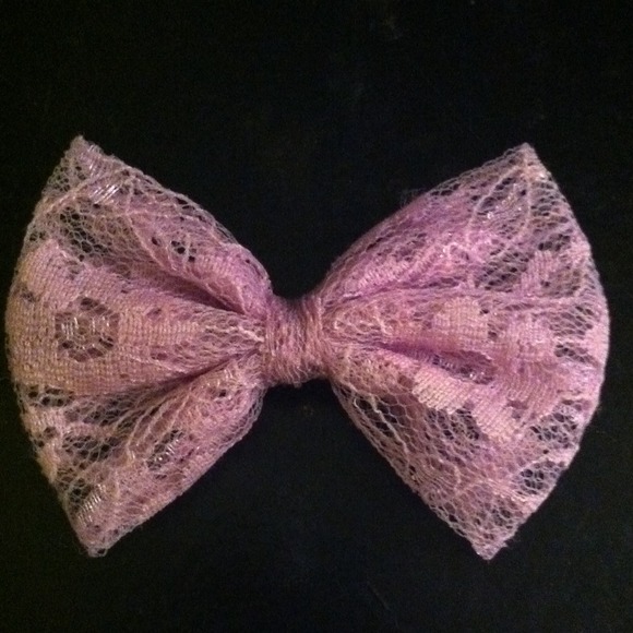 Lace bow