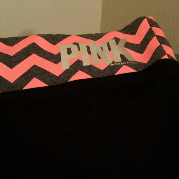 V. S. PINK yoga pants