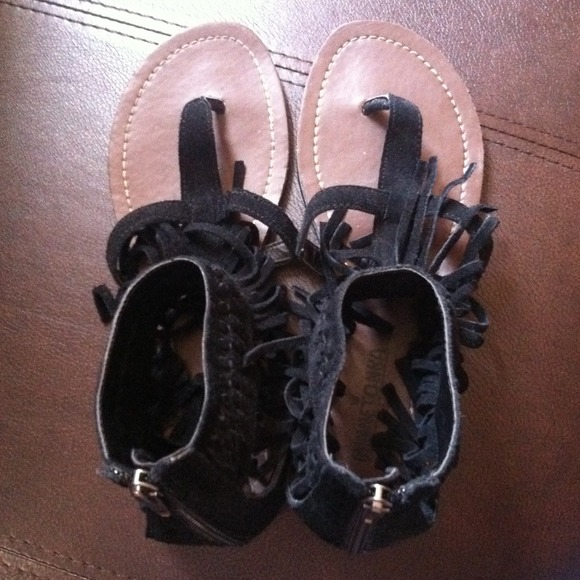 Black Minnetonka Fringe Sandals