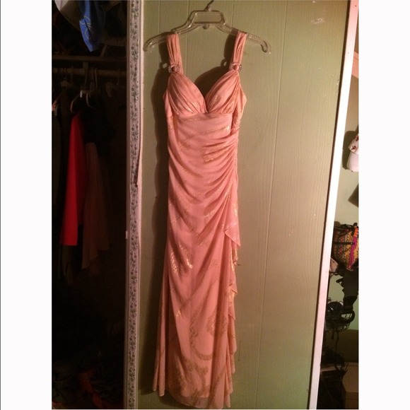 ๐ผ๐ SUPER CUTE PROM DRESS ๐๐ - Picture 2 of 4