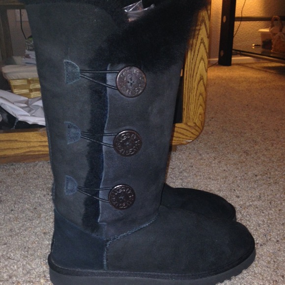 Black Uggs