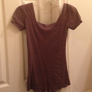 Simple brown tee