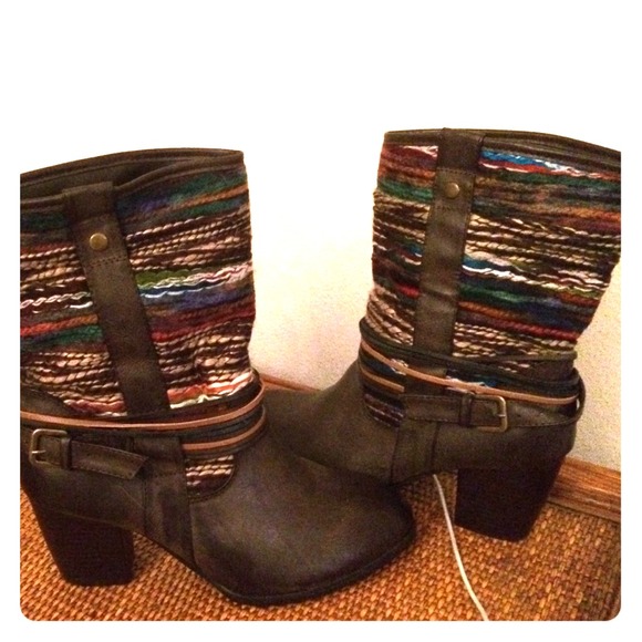 Super cute boots! REDUCED